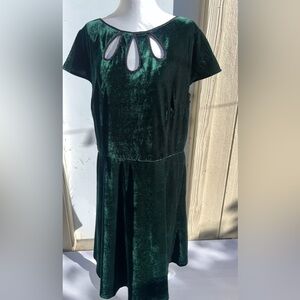ModCloth Elegant Green Velvet Dress Tri-Keyhole A-Line Velvet Dress  size 1x